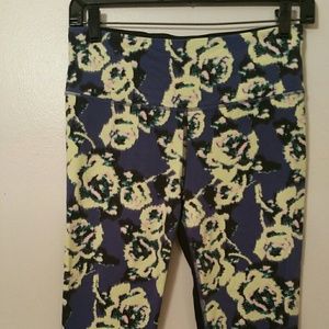 Knockout by VS high waist capri.